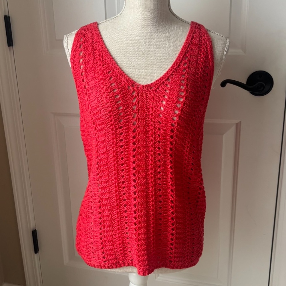 NWT - Universal Thread - Crocheted V-Neck Red Tank  (Size M)